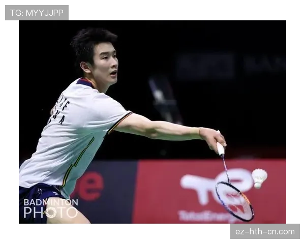 李诗沣训练结束背影，一个人斥巨资买了俩豪车场面又炸了！